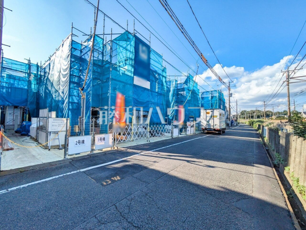 接道状況および現場風景　【日野市東豊田３丁目】 平日のご案内も可能です。まずはお気軽にお問合せ下さいませ。 