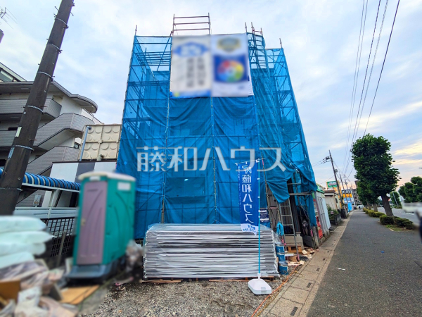 家族が集まるリビングに階段を設ける事で、自然と家族のコミュニケーションが広がります。　【志木市柏町５丁目】