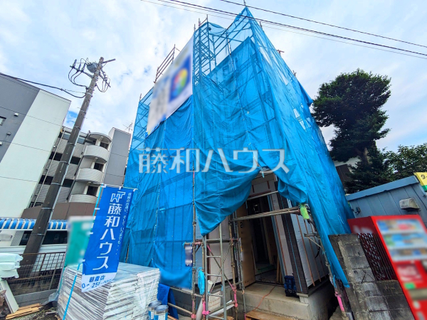 2階にリビングを設置することで道路や外からの視線が届きにくい、プライバシー性の高いリビングでゆっくりと寛ぐことができます。 　【志木市柏町５丁目】