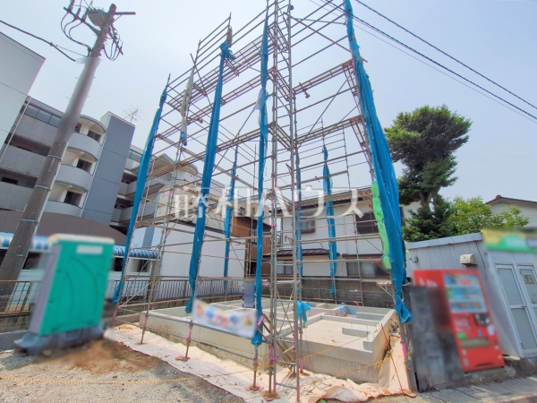 まだまだ建築中ですが、ぜひ現地をご覧になりませんか？基礎・上棟の状態は建築中にしかご覧になれません！　　【志木市柏町５丁目】