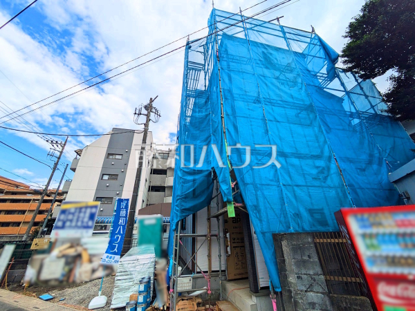 納戸は収納としてだけでなくテレワークにも活用できます。クローズドな空間だから仕事にも集中できますね！ 　【志木市柏町５丁目】