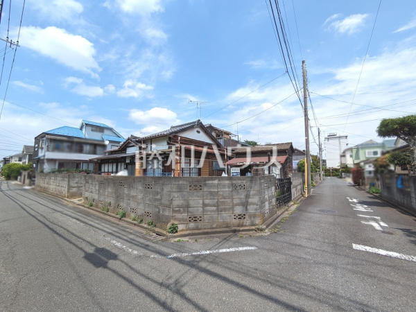 建築会社を自由にセレクトできる土地分譲で理想の暮らしを叶えて下さい！　　【立川市栄町２丁目】接道状況および現場風景(現況：古屋あり)　