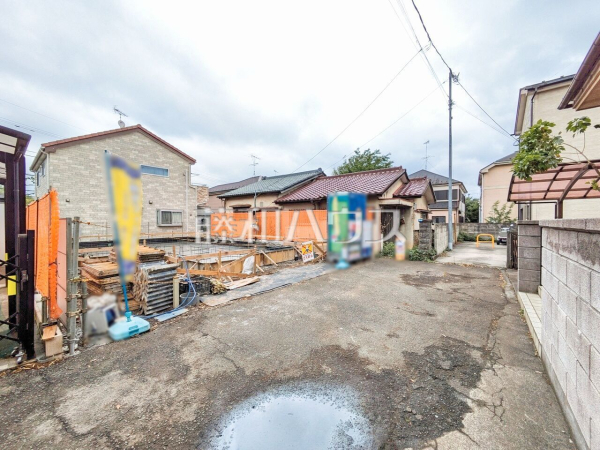 接道状況および現場風景　【東村山市秋津町３丁目】 物件の事、諸費用の事など、小さな疑問もお気軽にご連絡・ご相談下さい。 