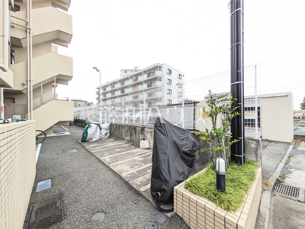 バイク置場　【プライヴェル武蔵砂川】