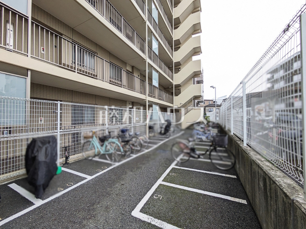 駐輪場　【プライヴェル武蔵砂川】