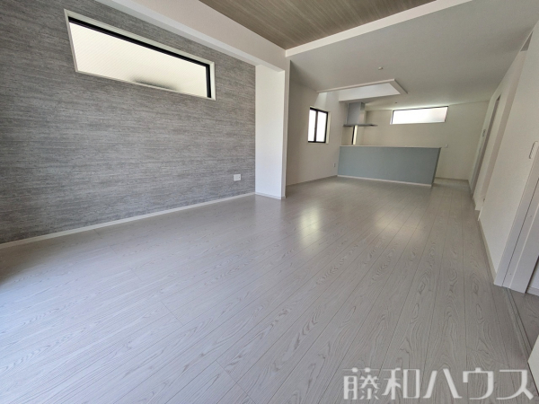 リビング　【名古屋市北区金田町５丁目】