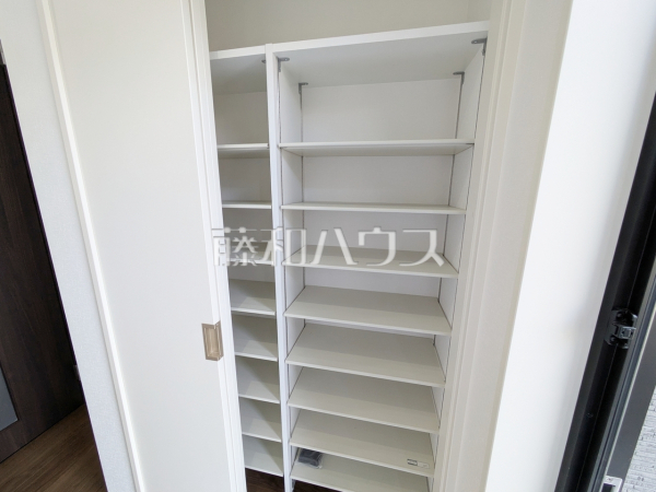 収納　【ふじみ野市元福岡１丁目】