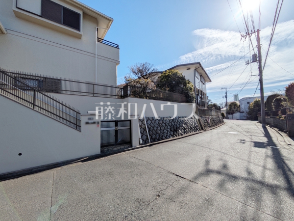 接道状況および現場風景　【多摩市桜ヶ丘３丁目】