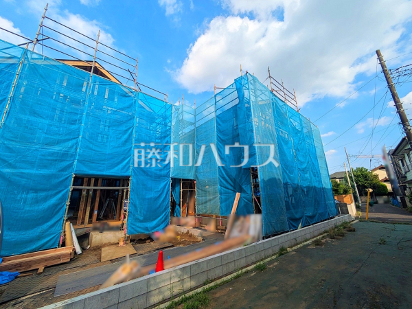 ≪現地外観≫建物のプレゼンをさせていただきますので、実際の完成イメージを思い描いていただくことができます。お気軽にお問合せ下さい。【世田谷区喜多見９丁目】