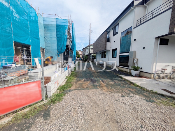≪接道状況≫ お住まい探しは、家の良し悪しだけでなく周辺環境も重要なポイントです。ぜひ一度お客様の目でご覧ください。 　【世田谷区喜多見９丁目】