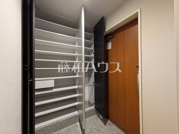 玄関収納　【志木ガーデンヒルズオープンスカイコート】