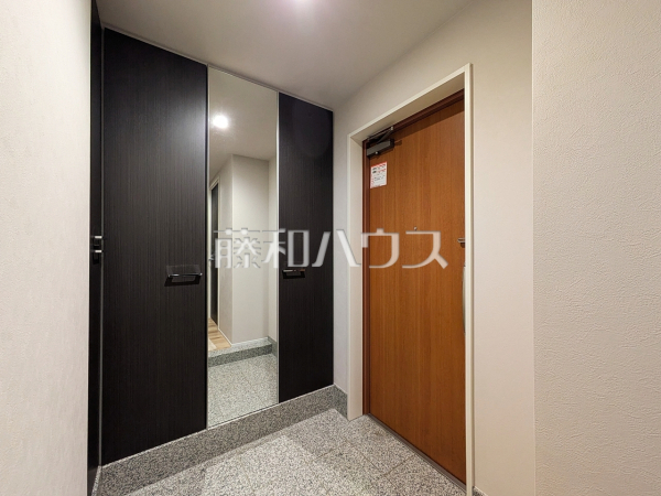玄関　【志木ガーデンヒルズオープンスカイコート】
