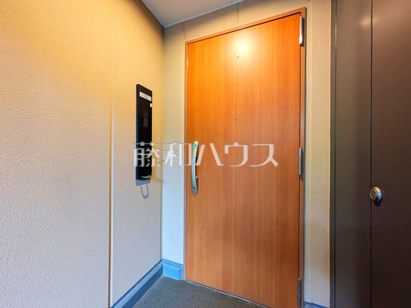 玄関　【志木ガーデンヒルズオープンスカイコート】