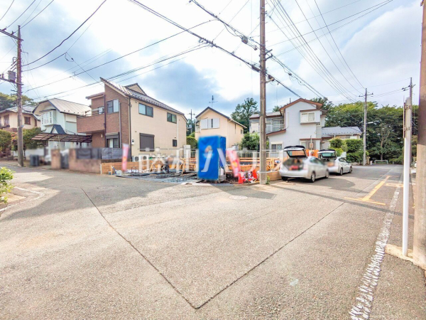 接道状況および現場風景　【清瀬市中里６丁目】 周辺環境はもちろん、日当たりや設備仕様など実際に行ってみないと分からないことも多くございます。営業担当がご案内いたしますので、お気軽にお問い合わせください