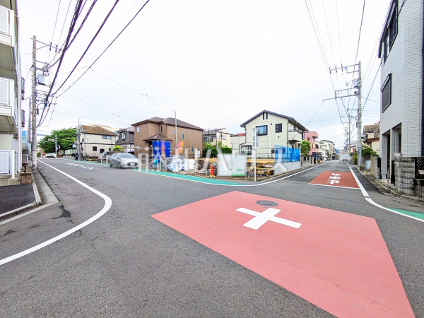 接道状況および現場風景　【八王子市台町４丁目】
お住まい探しは、家の良し悪しだけでなく周辺環境も重要なポイントです。ぜひ一度お客様の目でご覧ください。　