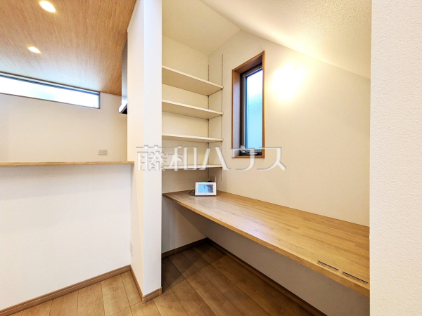 カウンターデスク　【志木市柏町５丁目】