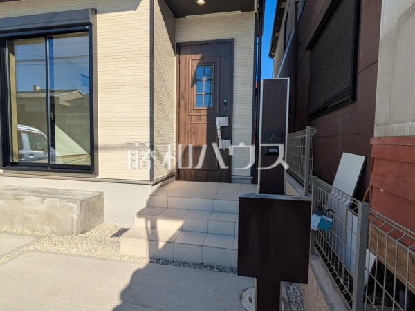 玄関　【春日井市気噴町北１丁目】