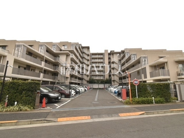 駐車場　【プラウド府中天神町エアリーレジデンス】