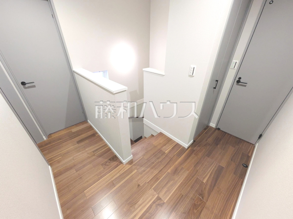 2階廊下　【所沢市狭山ケ丘２丁目】