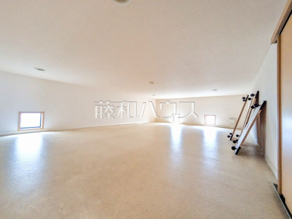 納戸　【東久留米市小山１丁目】