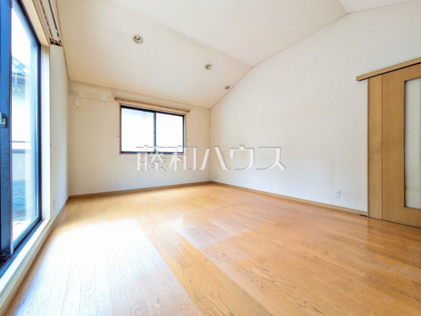 リビング【東久留米市小山１丁目】