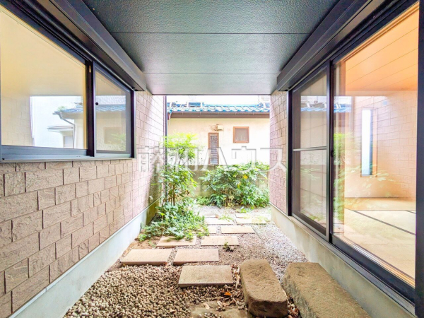 庭　【東久留米市小山１丁目】