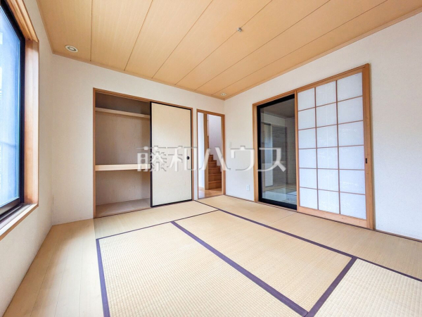  ついゴロンとしたくなる和室。あるとやっぱり落ち着きますね。 　【東久留米市小山１丁目】