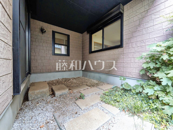 庭　【東久留米市小山１丁目】