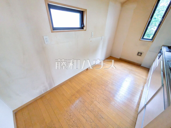 キッチン　【東久留米市小山１丁目】