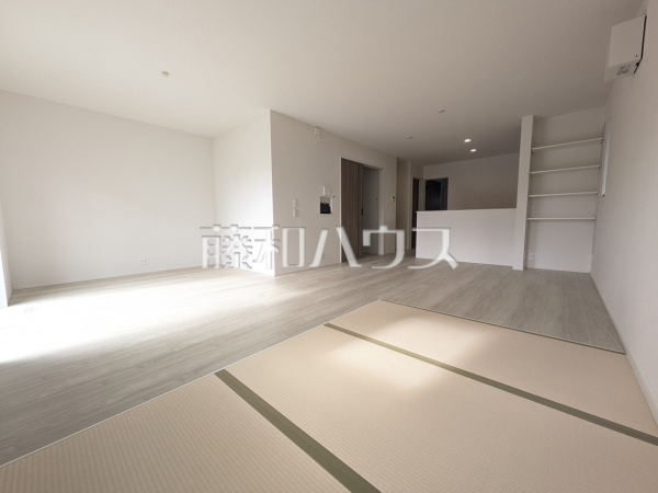 1号棟　リビング　【春日井市坂下町２丁目】