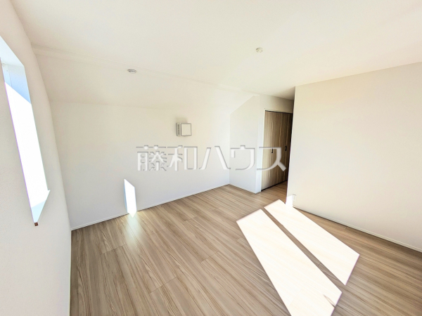 1号棟　居室　【春日井市岩成台７丁目】