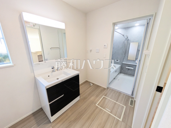 1号棟　洗面室　【春日井市岩成台７丁目】