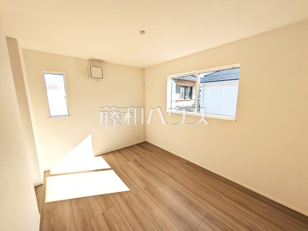 1号棟　居室　【春日井市岩成台７丁目】
