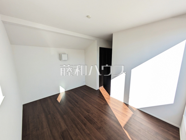 2号棟　居室　【春日井市岩成台７丁目】