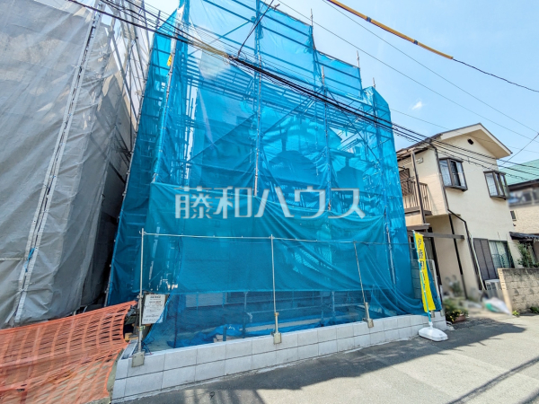 ≪2号棟　外観≫ ここに住む方を想像して、着々と建築しております！ 　【調布市上石原１丁目】