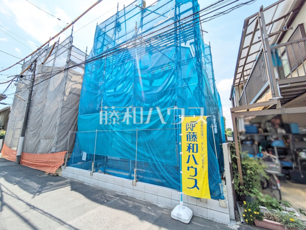 ≪2号棟　外観≫対面キッチンや リビングに階段を配置しました。いつでも家族の顔が見えるのがメリットとして喜ばれています。 　　【調布市上石原１丁目】