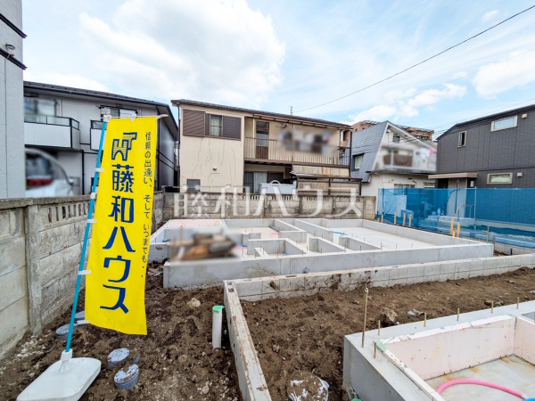 ≪2号棟　外観≫対面キッチンや リビングに階段を配置しました。いつでも家族の顔が見えるのがメリットとして喜ばれています。 　　【調布市上石原１丁目】