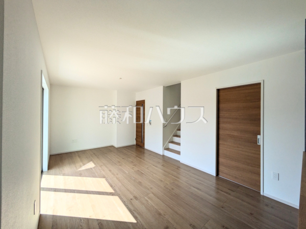 2号棟　リビング　【福岡市城南区友丘４丁目】