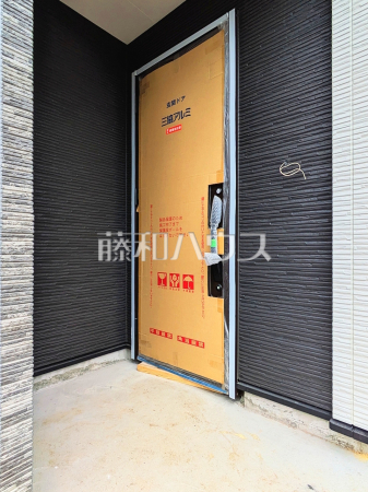 1号棟　玄関　【八王子市元本郷町３丁目】