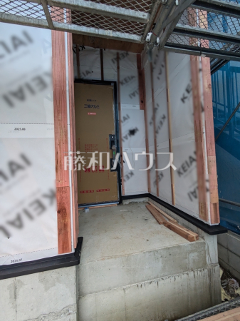 2号棟　玄関　【八王子市元本郷町３丁目】