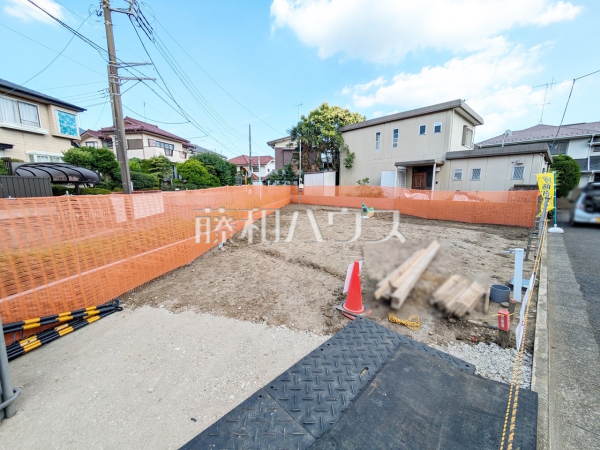 ≪現地外観≫ 第三者機関により住宅の品質や性能を評価し「安心・安全」を保証する【住宅性能評価書】を取得しております。 【狛江市岩戸南３丁目】