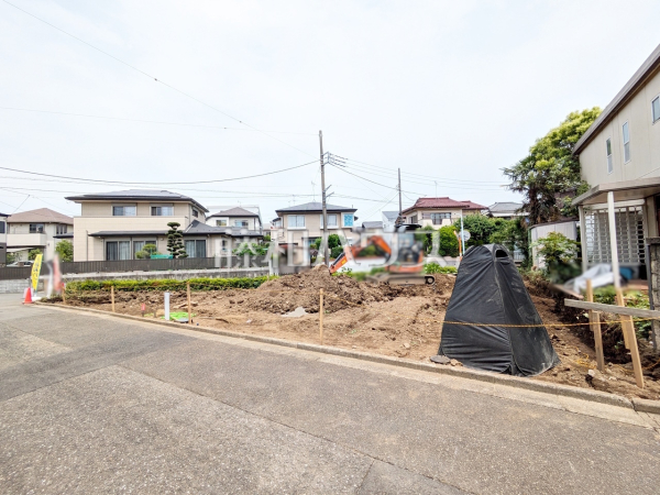 ≪現地外観≫ 建物のプレゼンをさせていただきますので、実際の完成イメージを思い描いていただくことができます。お気軽にお問合せ下さい。 　【狛江市岩戸南３丁目】