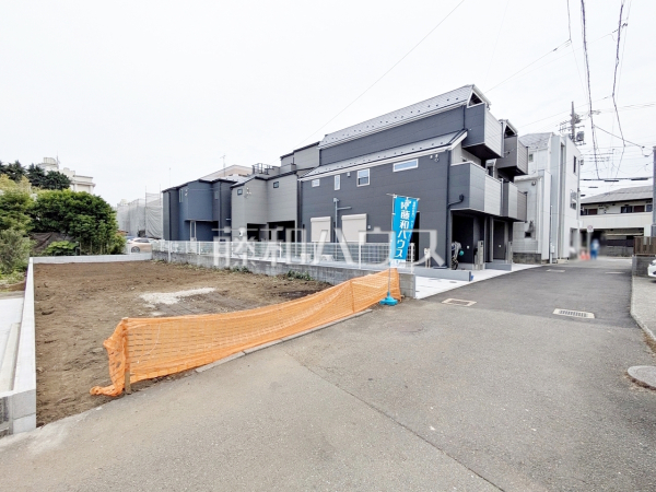 接道状況および現場風景　【三鷹市上連雀５丁目】