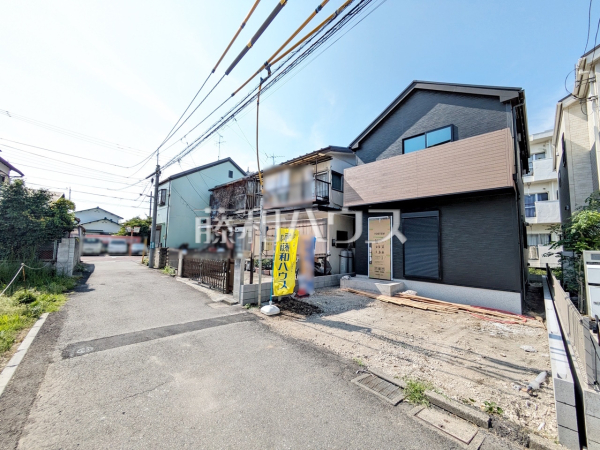 ≪接道状況≫ 周囲に高い建物のないエリアのため、空が大きく感じます。 　【府中市押立町４丁目】