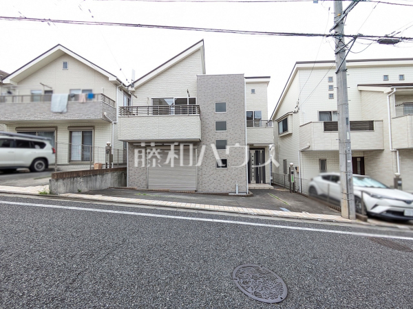 見学はしたいけど、なかなか時間が取れない・・・そんな方に出勤前や仕事終わりにマイホームを見学できるサポートをいたします。【八王子市大谷町】