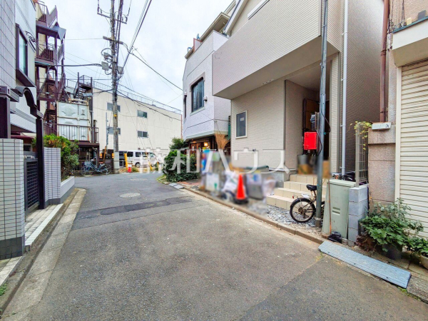 接道状況および現場風景　【清瀬市松山１丁目】 見学はしたいけど、なかなか時間が取れない・・・そんな方に出勤前や仕事終わりにマイホームを見学できるサポートをいたします。 