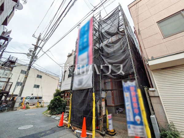 ここに住む方を想像して、着々と建築しております！ 
外観　【清瀬市松山１丁目】 