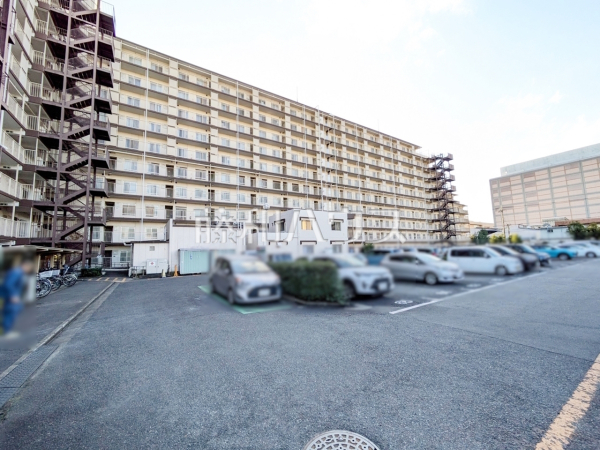 駐車場　【メゾンエクレーレニュー昭島】