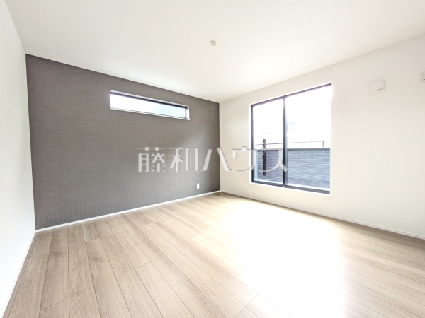 収納 【日野市百草】経年による色や風合いの変化を味わえ、木の香りが感じられる無垢フローリング。 収納 【日野市百草】経年による色や風合いの変化を味わえ、木の香りが感じられる無垢フローリング。