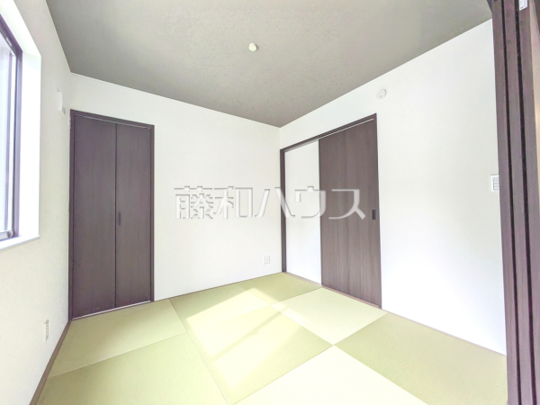 和室 【日野市百草】和室はお子様のお昼寝タイムや、ちょっとしたプライベートな時間を過ごしたりと様々な使い方が可能です。 和室 【日野市百草】和室はお子様のお昼寝タイムや、ちょっとしたプライベートな時間を過ごしたりと様々な使い方が可能です。